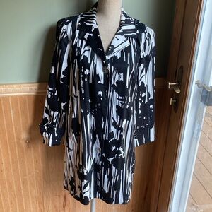 T Tahari lined black & white print jacket